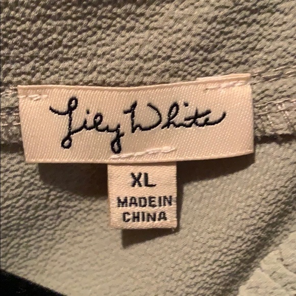 Green top - Picture 3 of 3